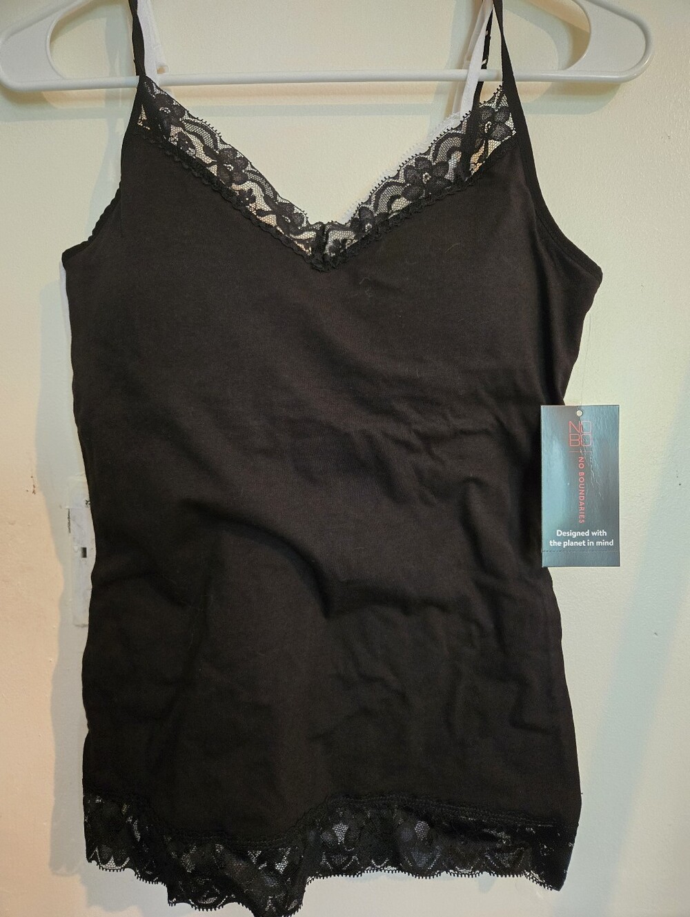 No Boundaries Black And White  Lace-Trim Cami Tank Tops, Sz M (7-9) NWT (2 Av)